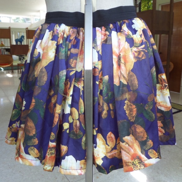 Floral Print Pleated Mini Skirt SZ Medium Vintage 90s PreLoved - Picture 5 of 7